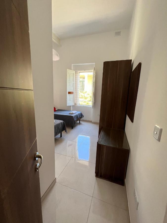 Room With Private Bathroom Sliema Eksteriør billede